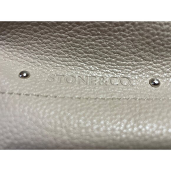 Stone Mountain Leather Shoulder Bag With Multiple Zippers & Pockets Pebbled Fini - Picture 3 of 7